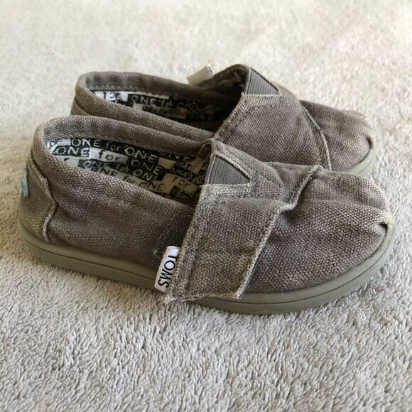 Toms Slip On Canvas Shoes - Picture 5 of 10